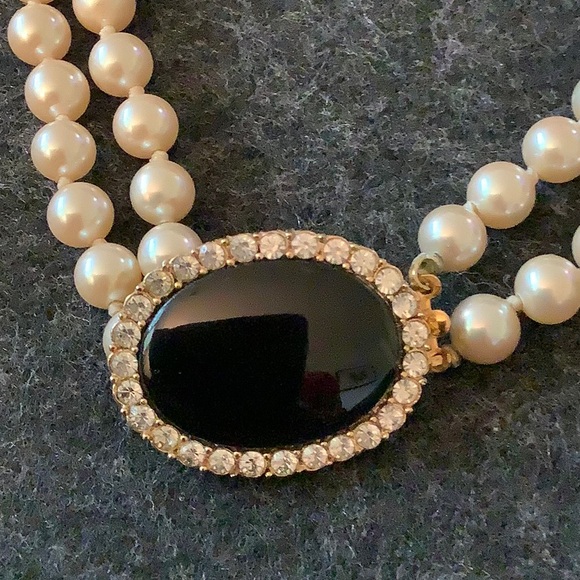 VINTAGE 2-Strand Faux Pearl Necklace with Black Oval & Rhinestone Clasp - Picture 2 of 8